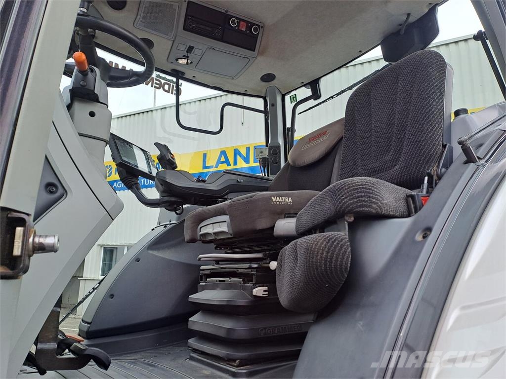 Valtra T 254 Versu الجرارات
