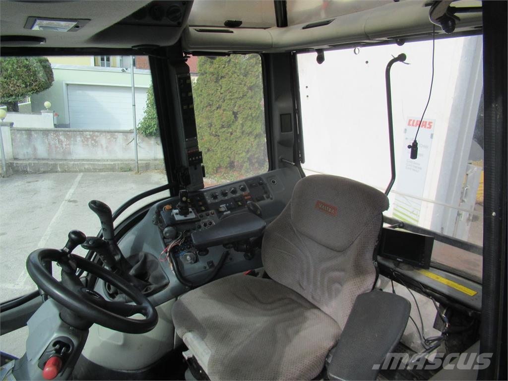 Valtra XM 130 Traktori