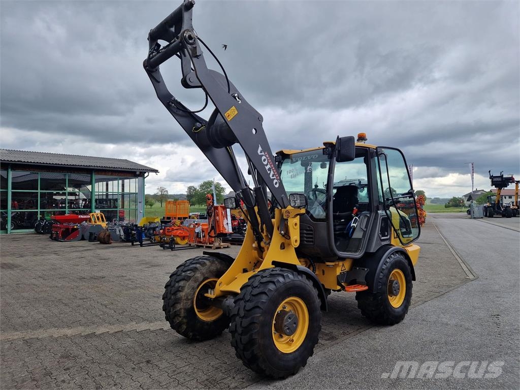 Volvo L25 Elektro Pale gommate