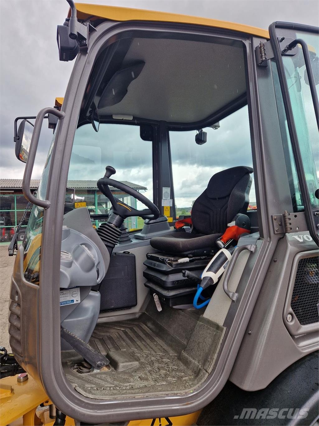 Volvo L25 Elektro Pale gommate