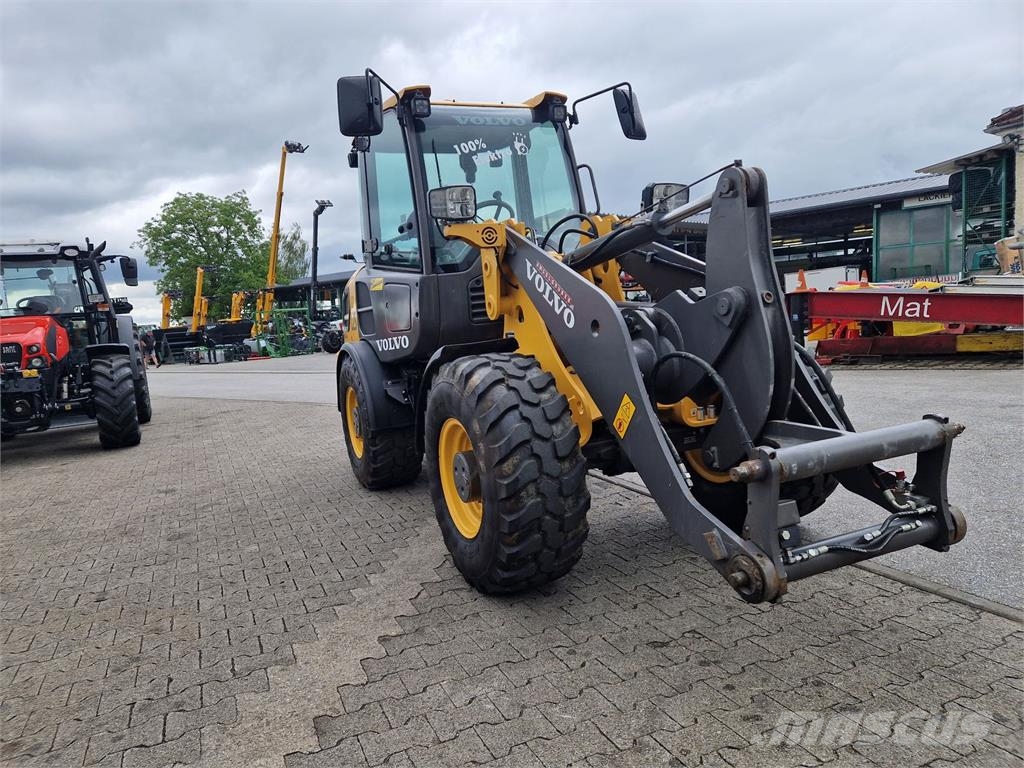 Volvo L25 Elektro Pale gommate