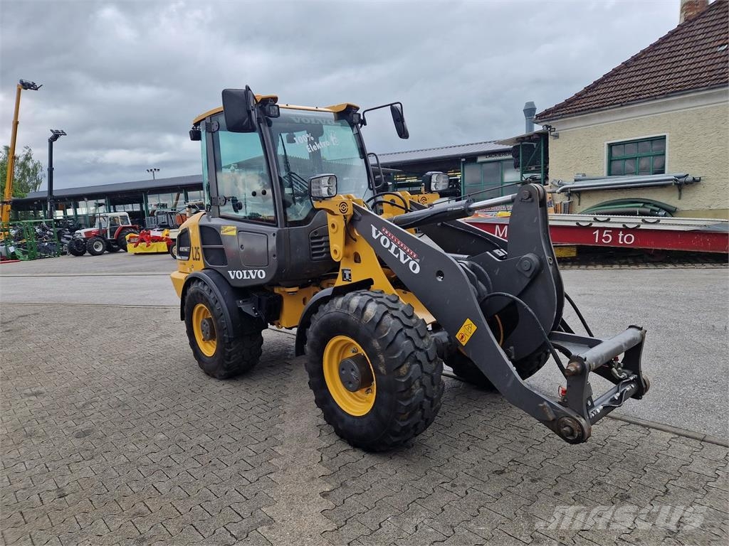 Volvo L25 Elektro Pale gommate