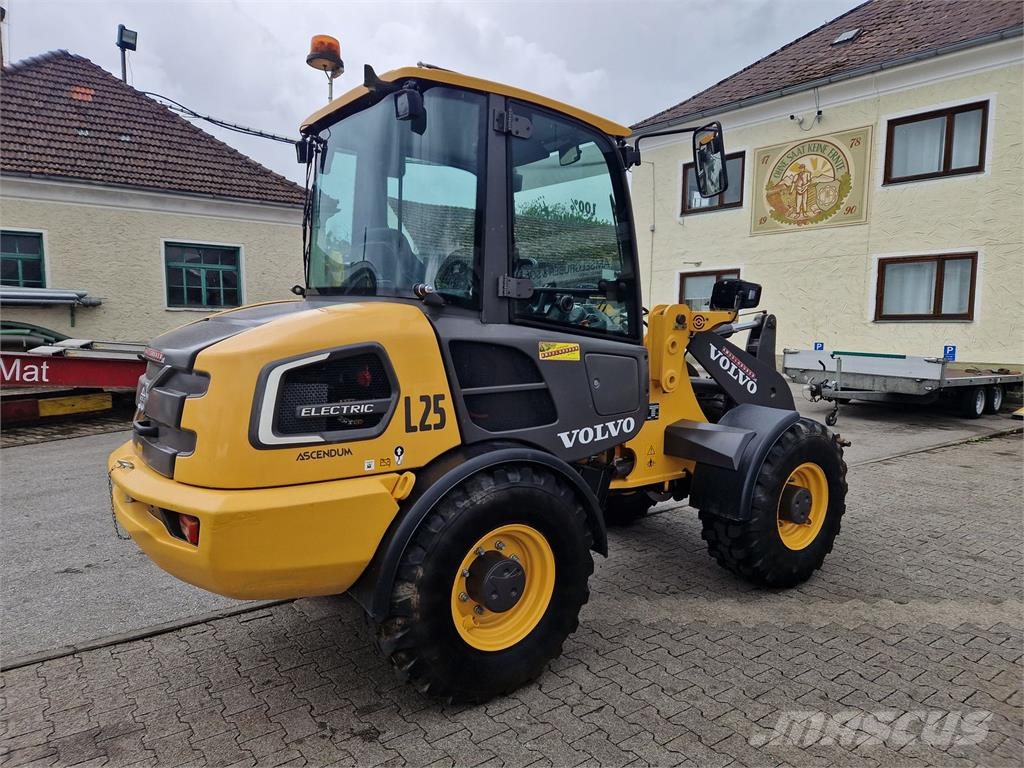 Volvo L25 Elektro Pale gommate