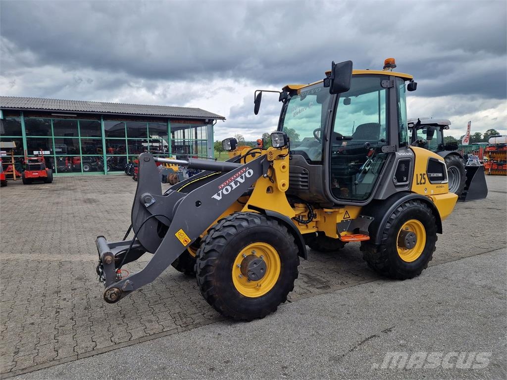 Volvo L25 Elektro Pale gommate