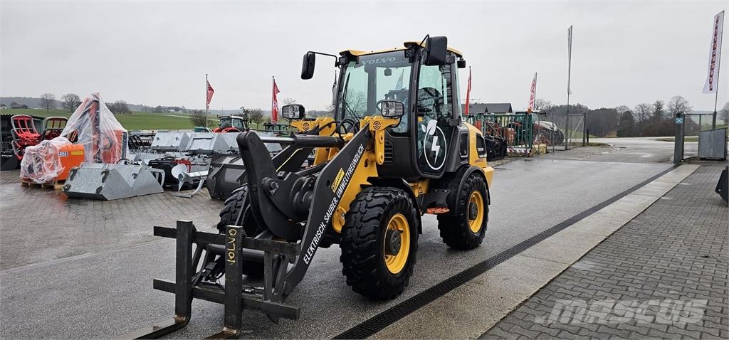 Volvo L25 Elektro Pale gommate