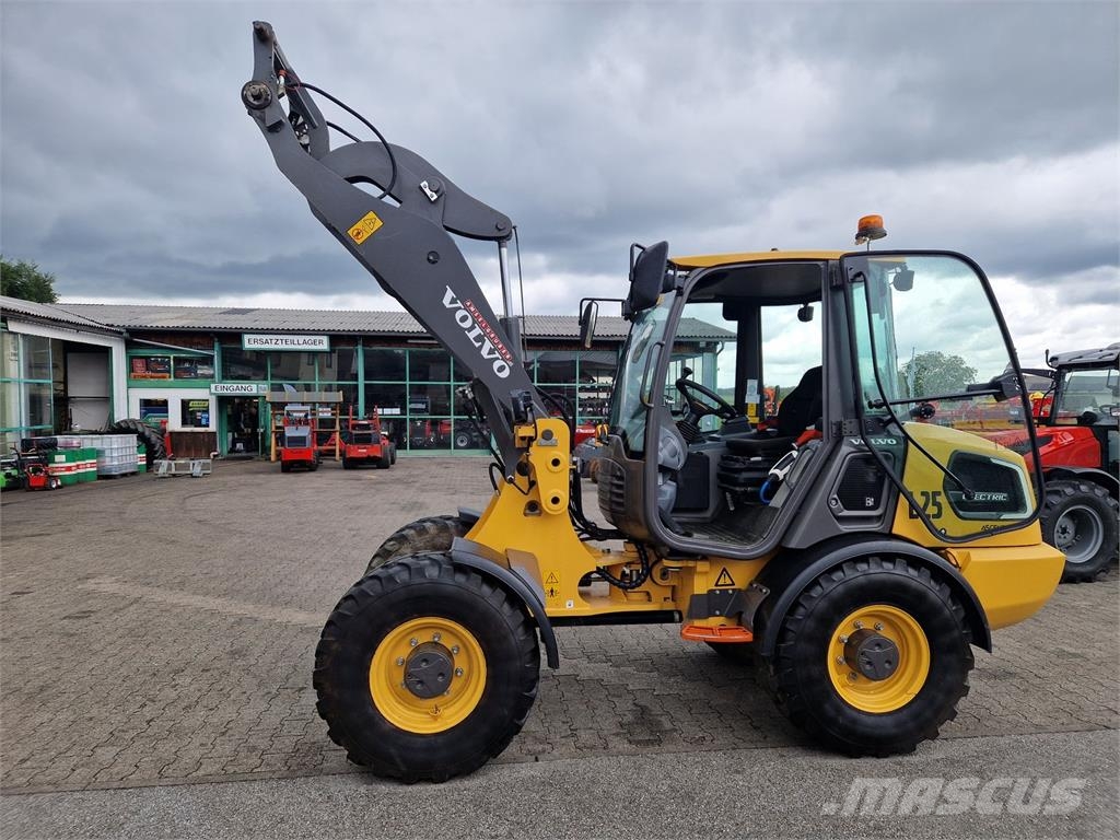 Volvo L25 Elektro Pale gommate
