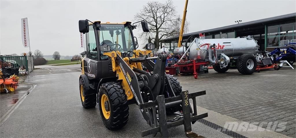 Volvo L25 Elektro Pale gommate