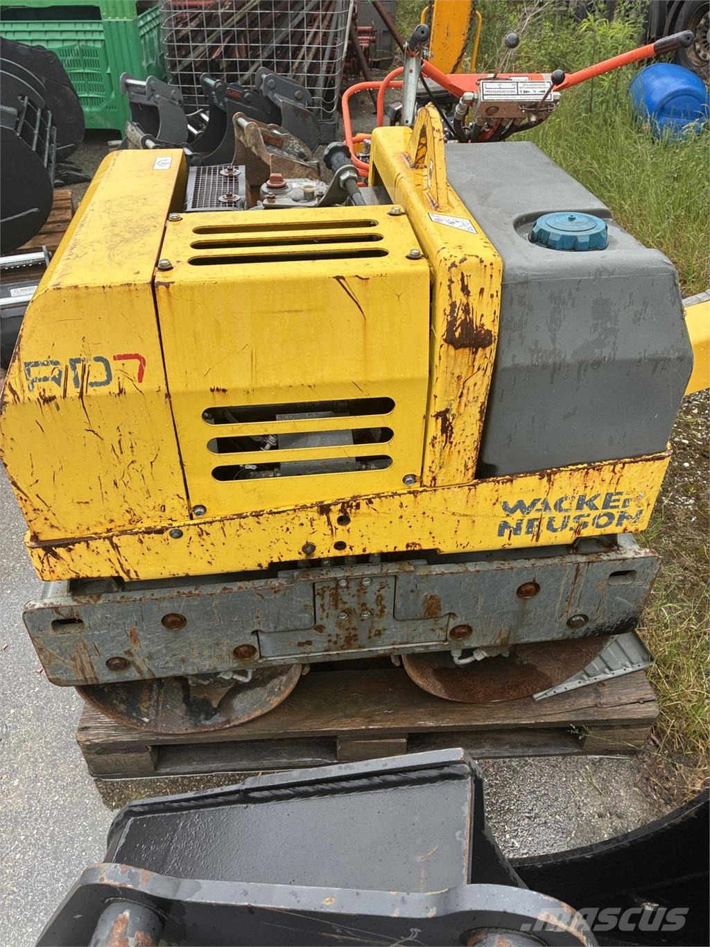 Wacker handgeführte Doppelvibrations-Tandemwalze مداحل متنوعة