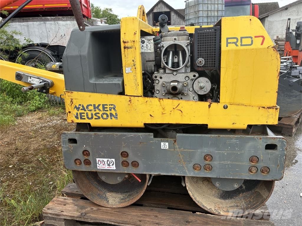 Wacker handgeführte Doppelvibrations-Tandemwalze مداحل متنوعة