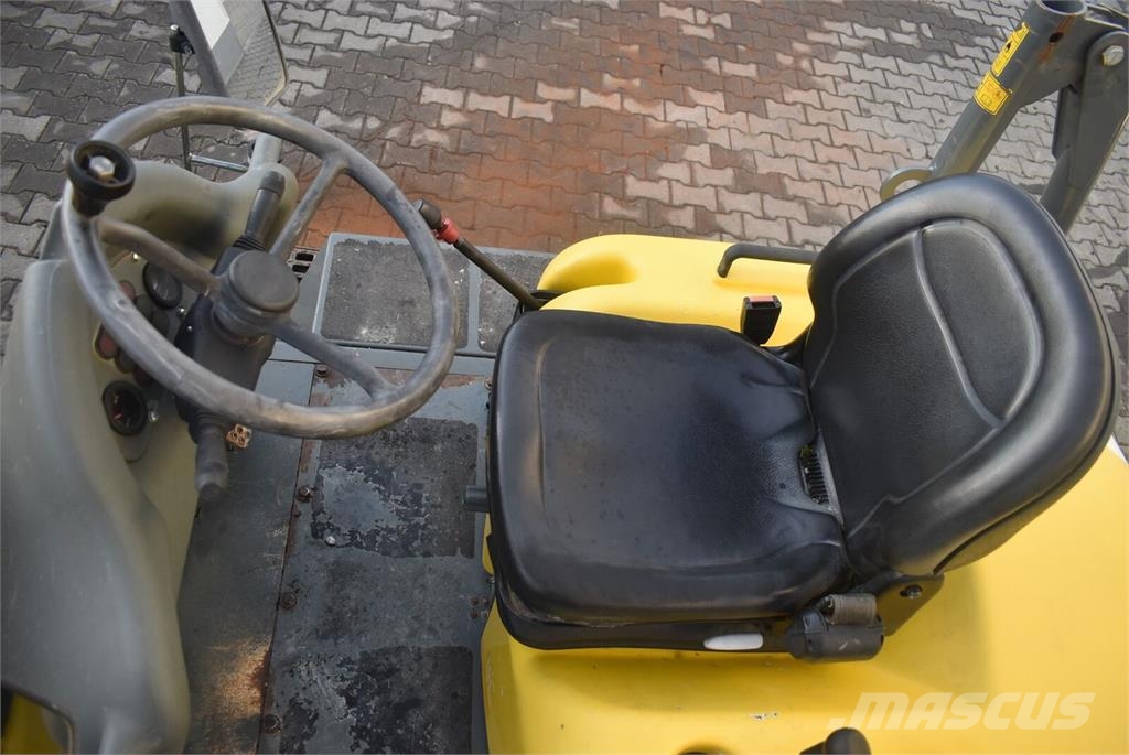 Wacker Neuson 4001s عربات نقل قلابة للمواقع