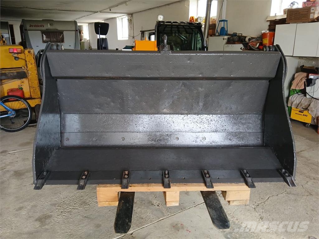 Weidemann 4 in 1 Bauschaufel Сільгосптехніка - Інші