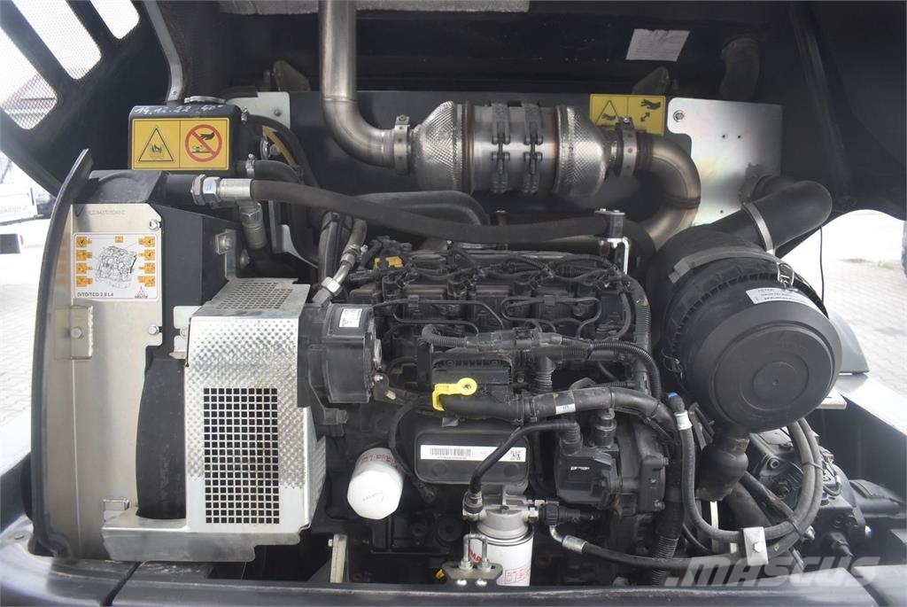 Yanmar V100 mit Straßenzulassung Kolové nakladače