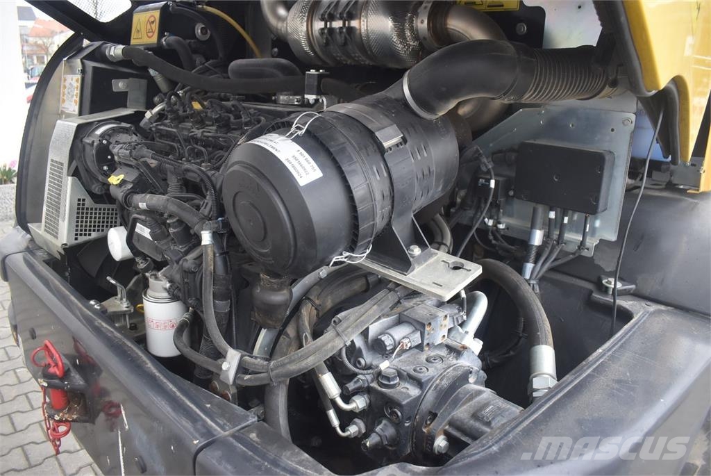 Yanmar V100 mit Straßenzulassung Kolové nakladače