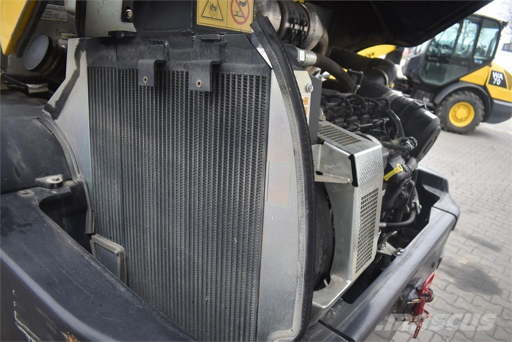 Yanmar V100 mit Straßenzulassung Kolové nakladače