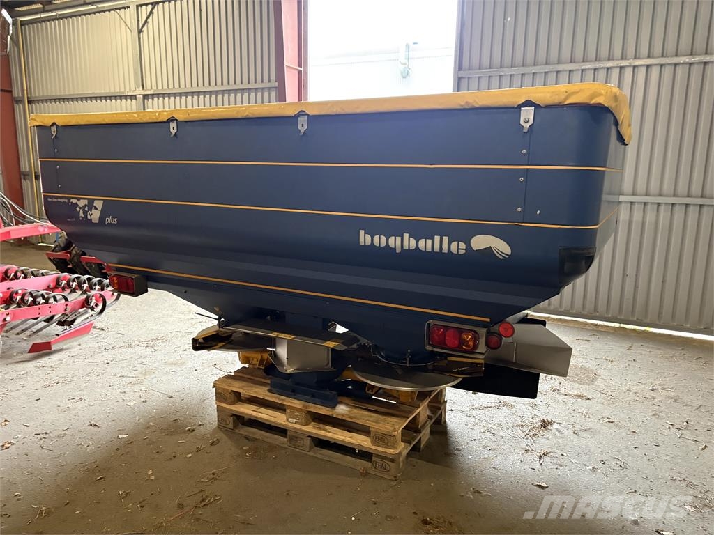Bogballe M3W PLUS 1800 L. UNIQ 3300L Minerālmēslu izkliedētāji