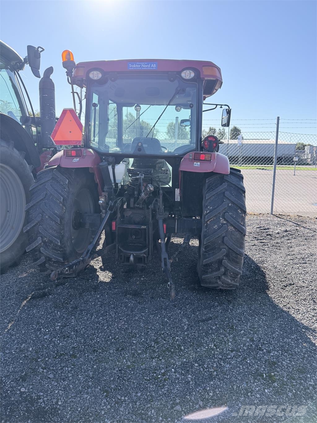 Case IH JX 1075C Traktory