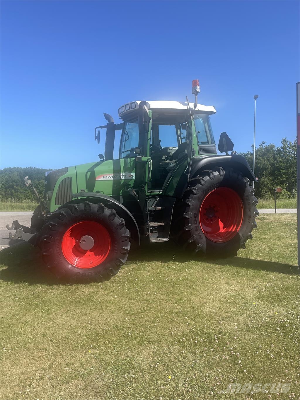 Fendt 415 VARIO Tractors