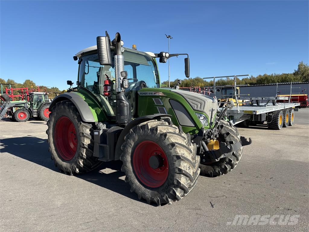 Fendt 516 VARIO S4 Traktori