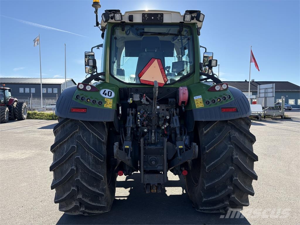 Fendt 516 VARIO S4 Traktori