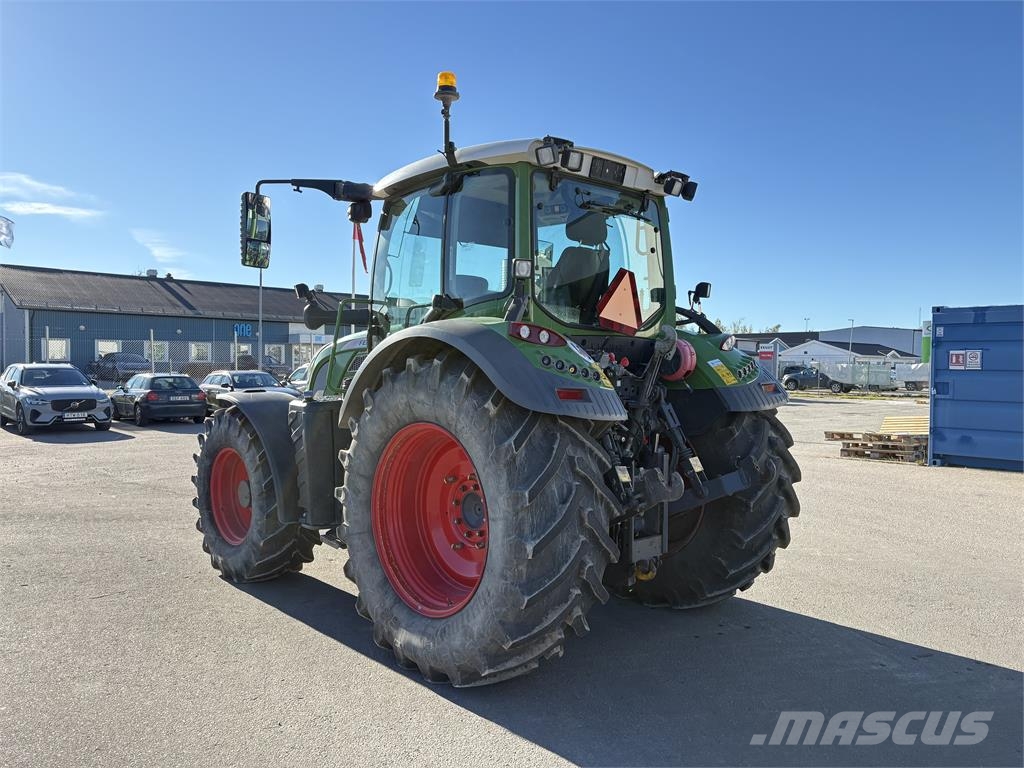Fendt 516 VARIO S4 Traktori