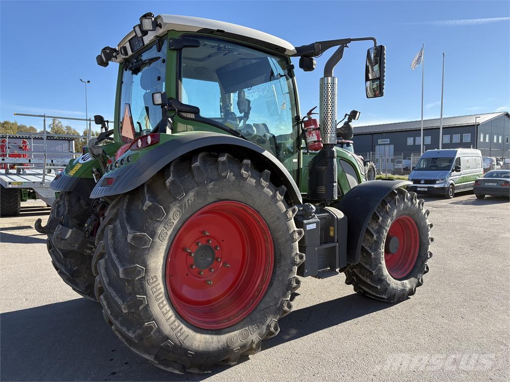 Fendt 516 VARIO S4 Traktori