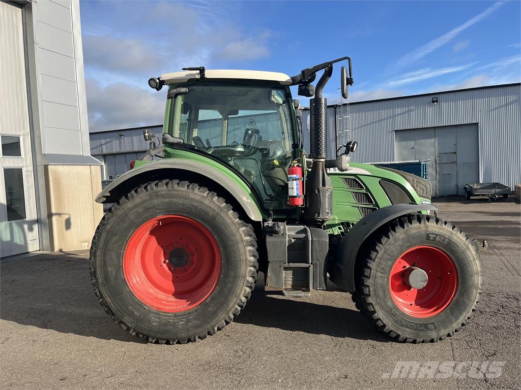 Fendt 516 VARIO SCR PROFI الجرارات