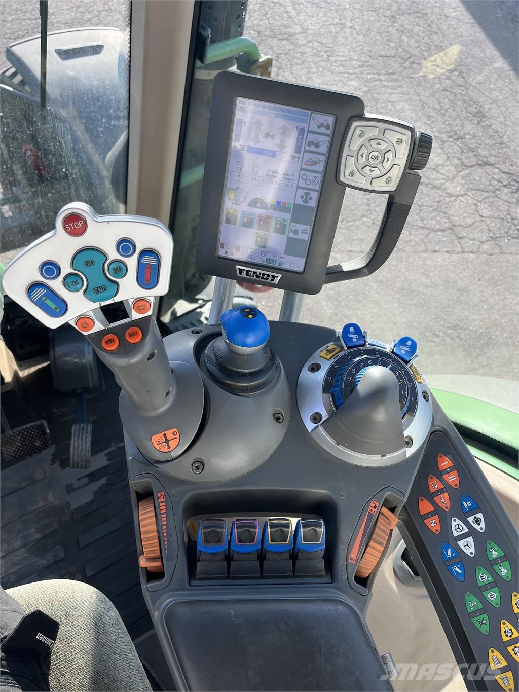 Fendt 516 VARIO SCR PROFI الجرارات