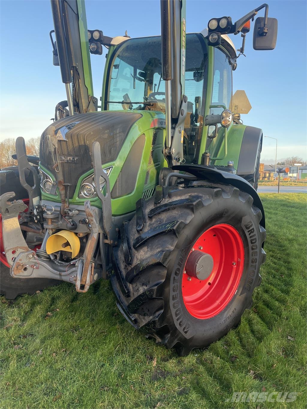 Fendt 516 VARIO SCR PROFI الجرارات