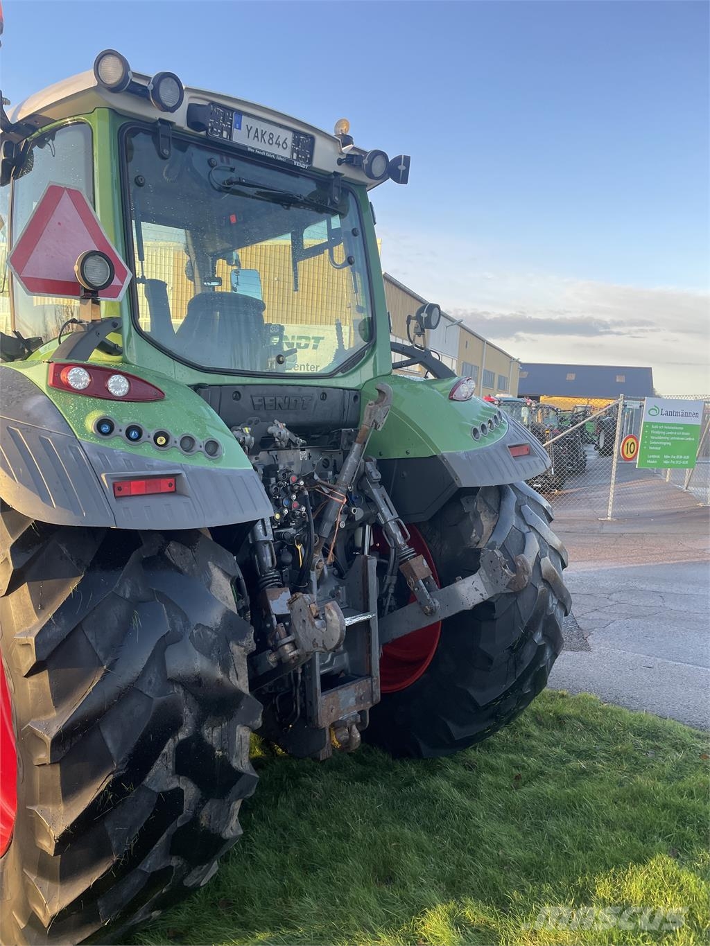 Fendt 516 VARIO SCR PROFI الجرارات