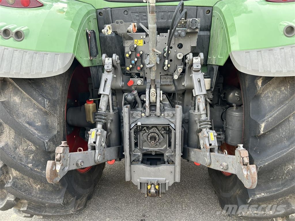 Fendt 720 VARIO + FL +GPS Tractors