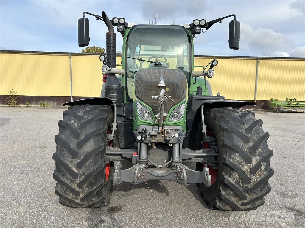 Fendt 720 VARIO + FL +GPS Tractors