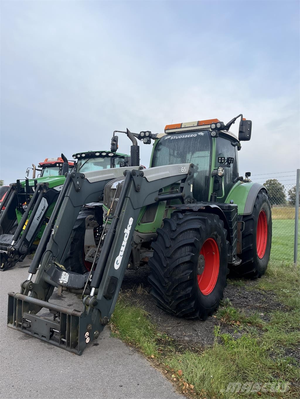 Fendt 724 Vario Traktoriai