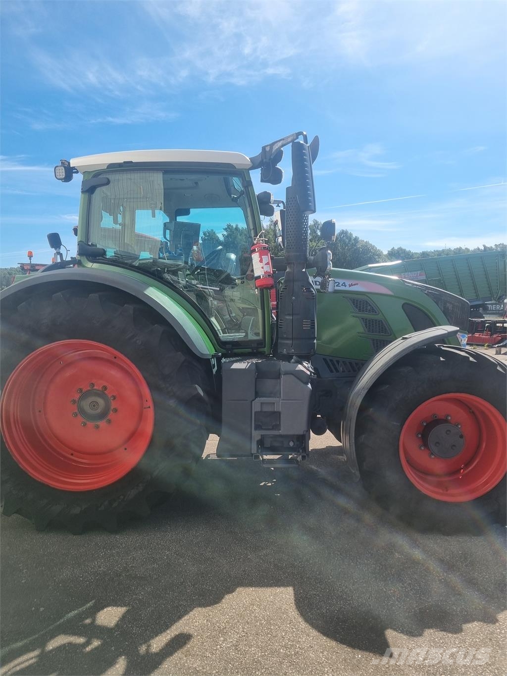 Fendt 724 Vario Tractores