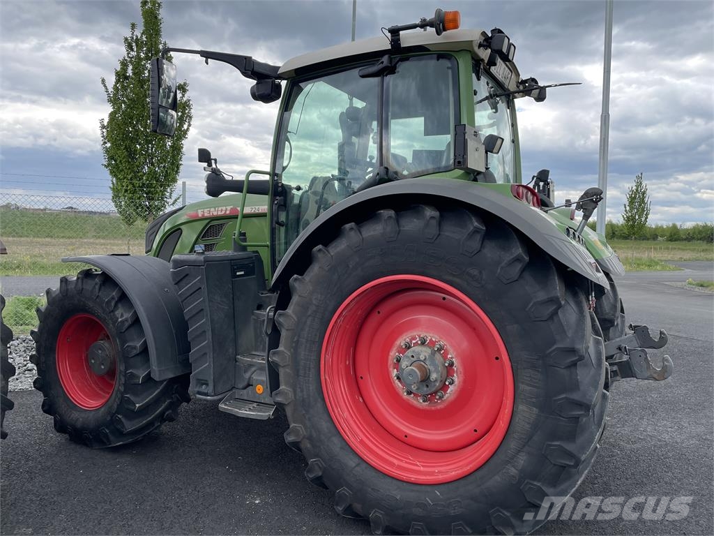 Fendt 724 VARIO GEN6 Трактори