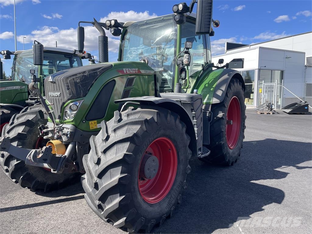 Fendt 724 VARIO GEN6 Трактори