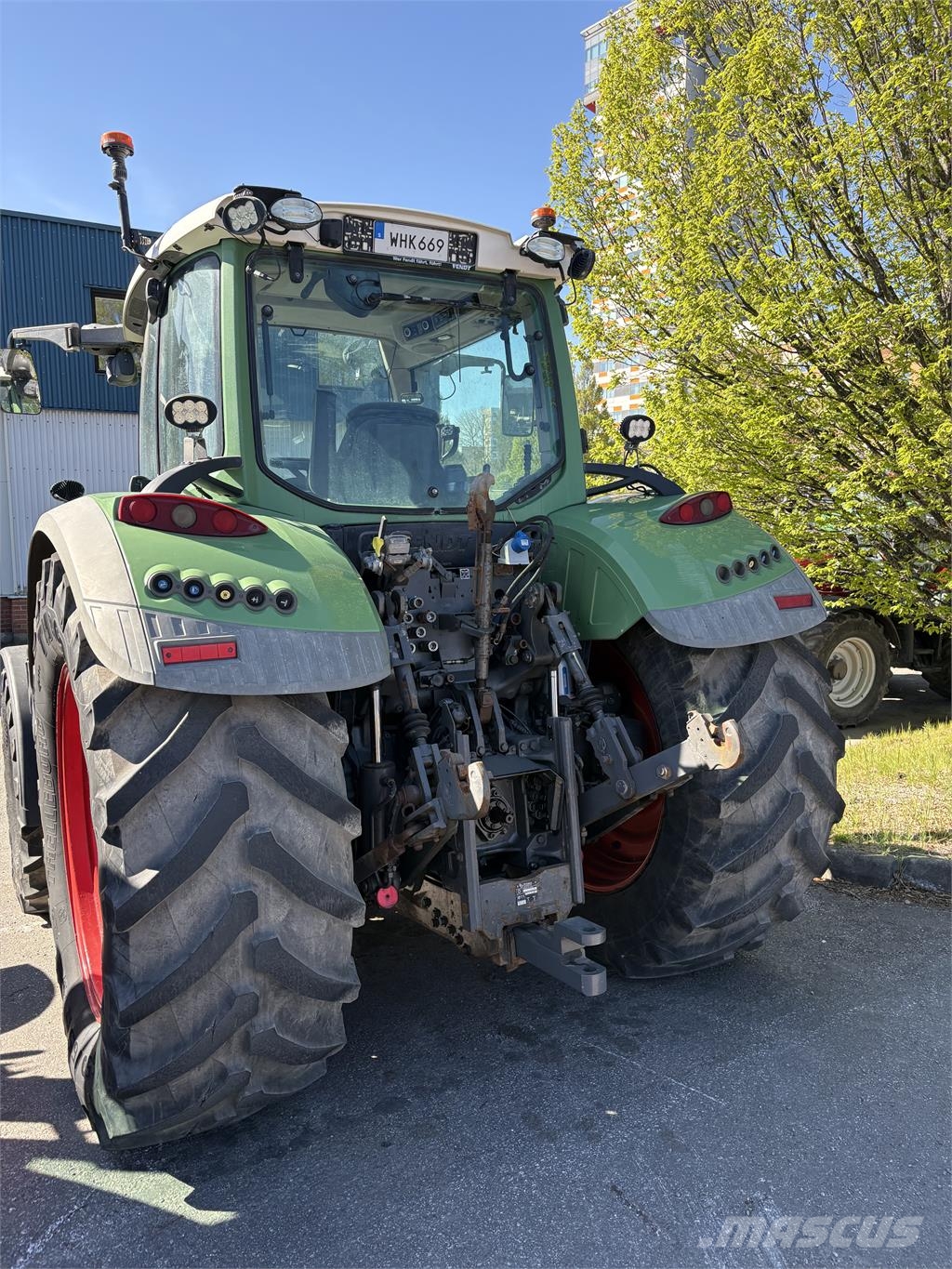 Fendt 724 VARIO S4 +FL +PTO Трактори