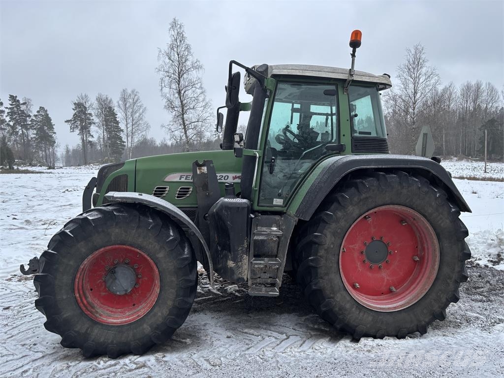 Fendt 820 VARIO Trattori