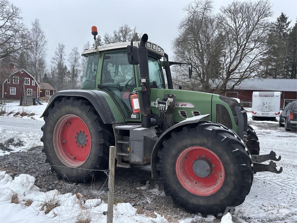 Fendt 820 VARIO Trattori