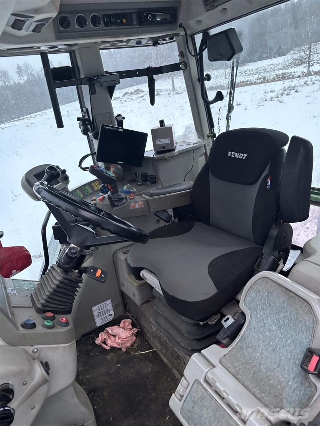 Fendt 820 VARIO Trattori