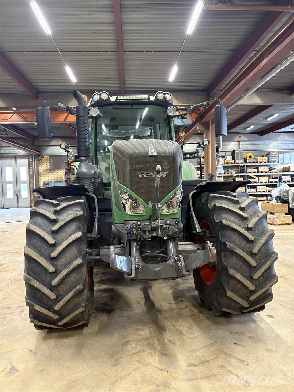 Fendt 828 VARIO S4 Трактори