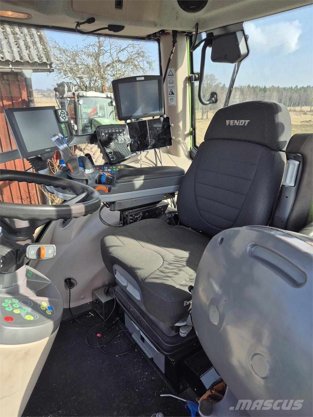 Fendt 828 VARIO S4 PROFIPLUS Traktorer