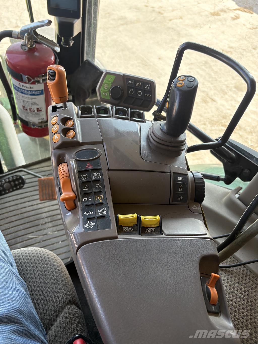 John Deere 5115R-4+F Traktorer
