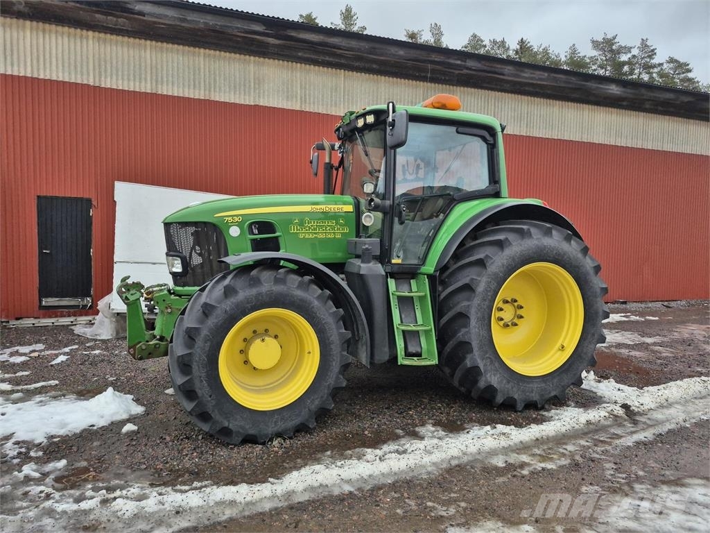 John Deere 7530