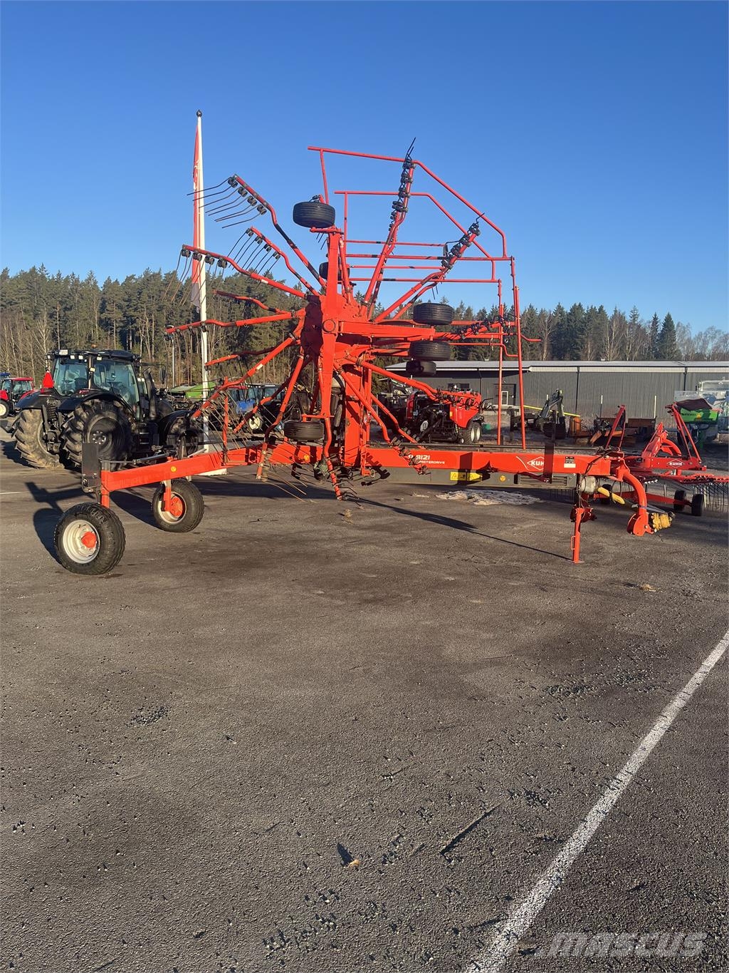 Kuhn GA 8121 معدات أخرى لحصاد العلف
