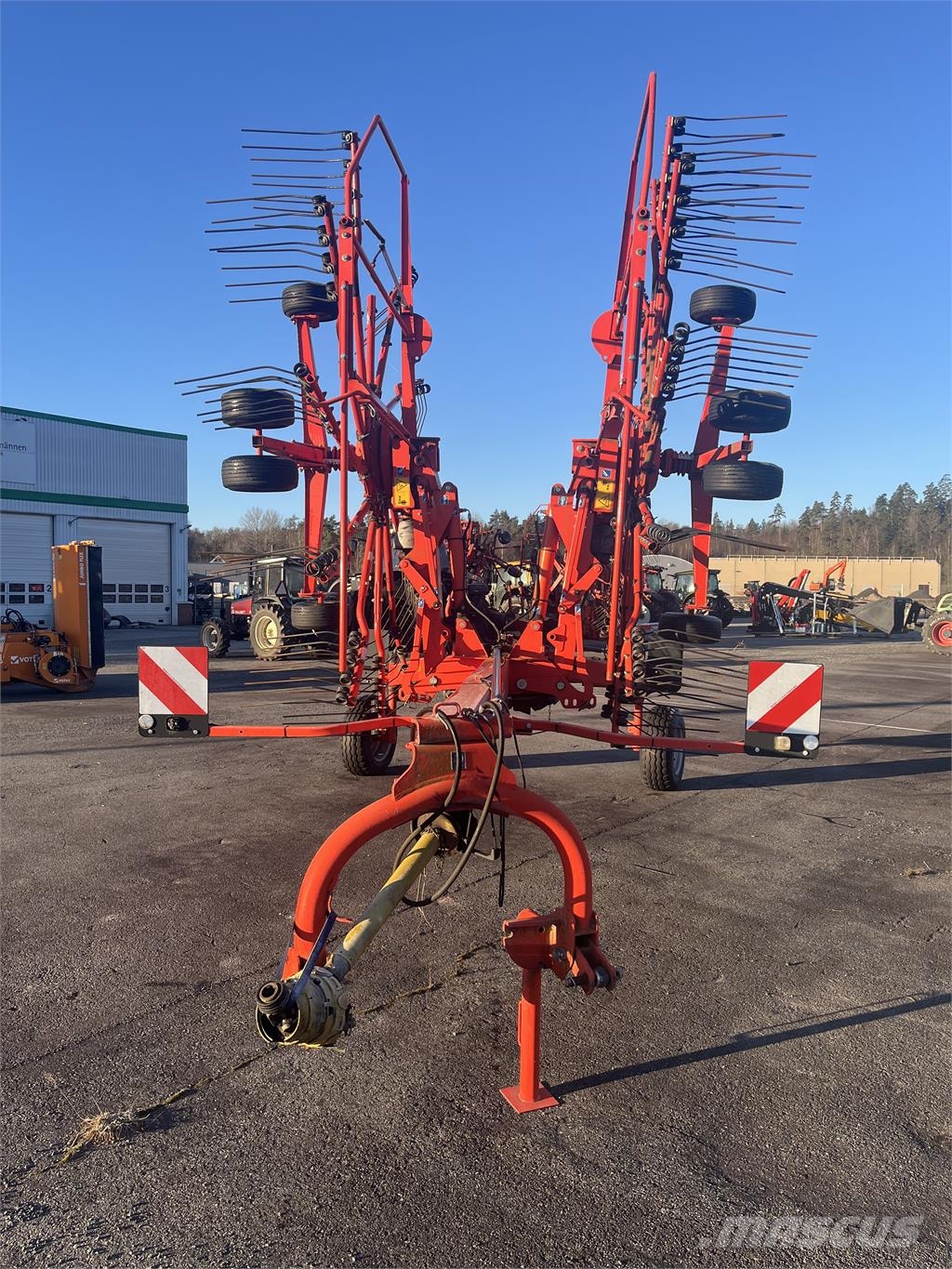 Kuhn GA 8121 معدات أخرى لحصاد العلف