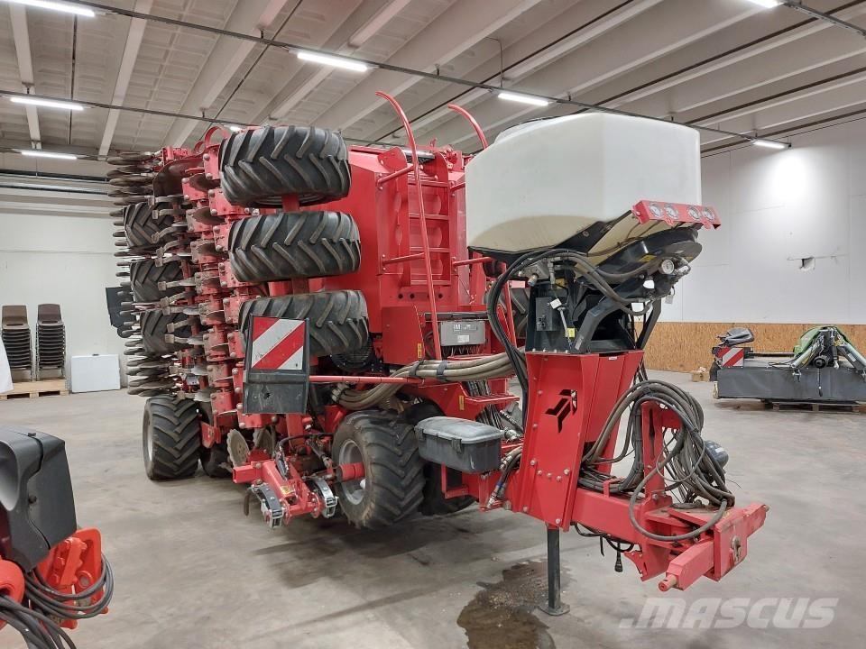 Kverneland Taarup KVERNELAND U-DRILL 6001 PLUS Taladros