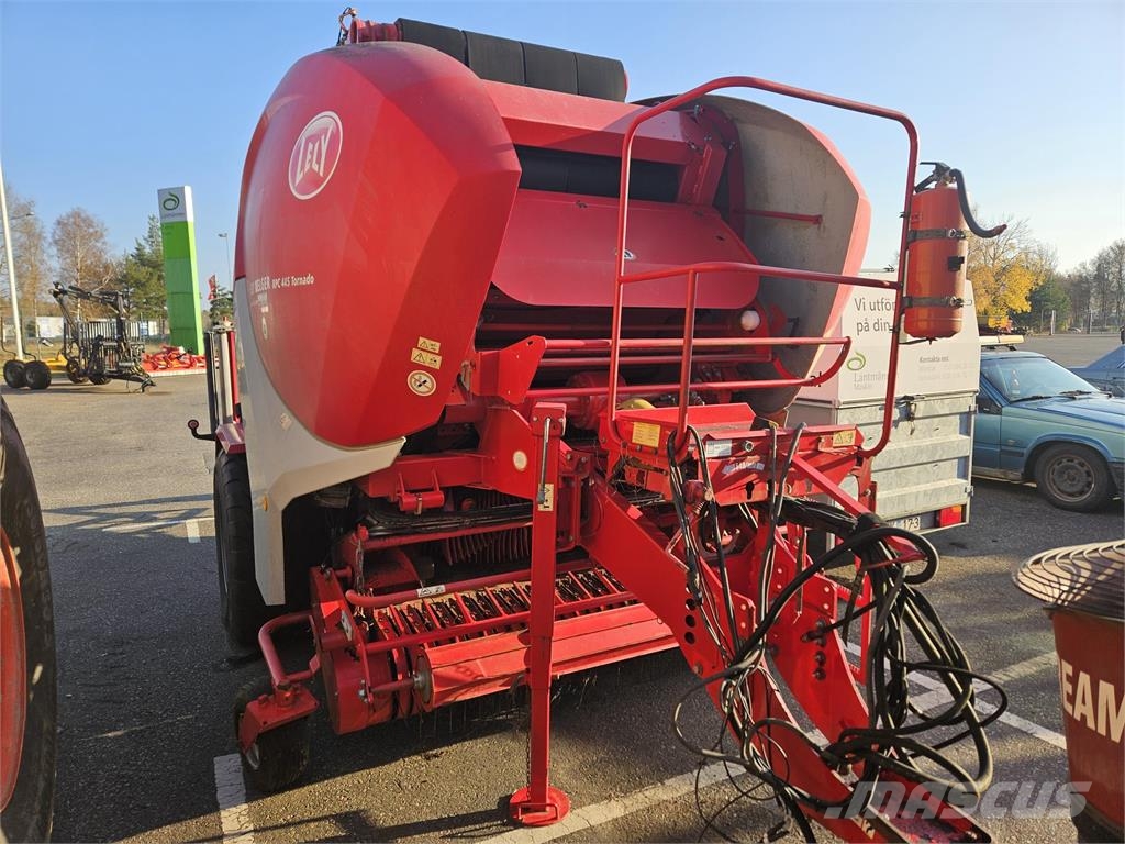 Lely WELGER RPC445 TORNADO Rundballenpressen