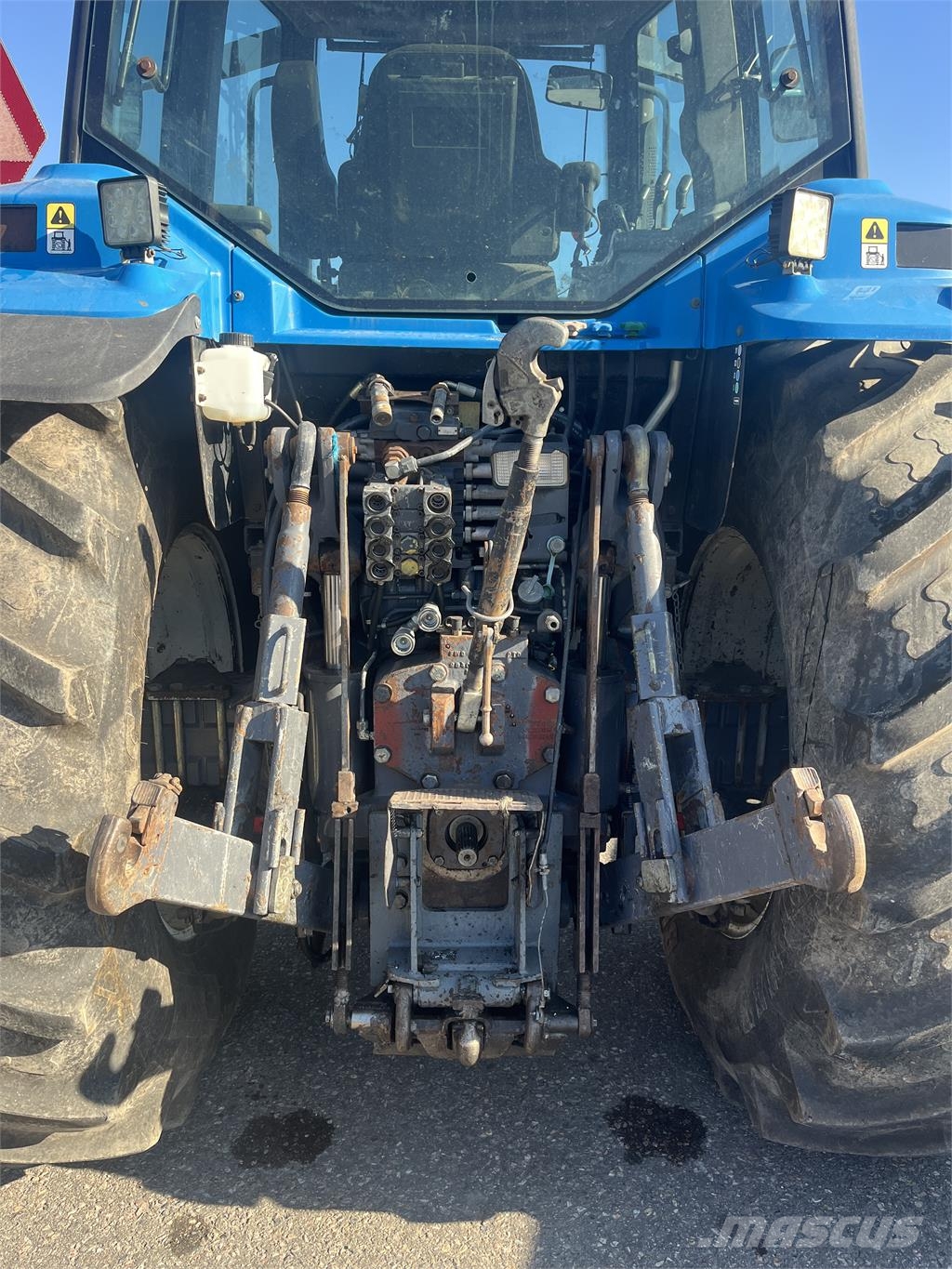 New Holland ÖVRIGA 8970 Traktori