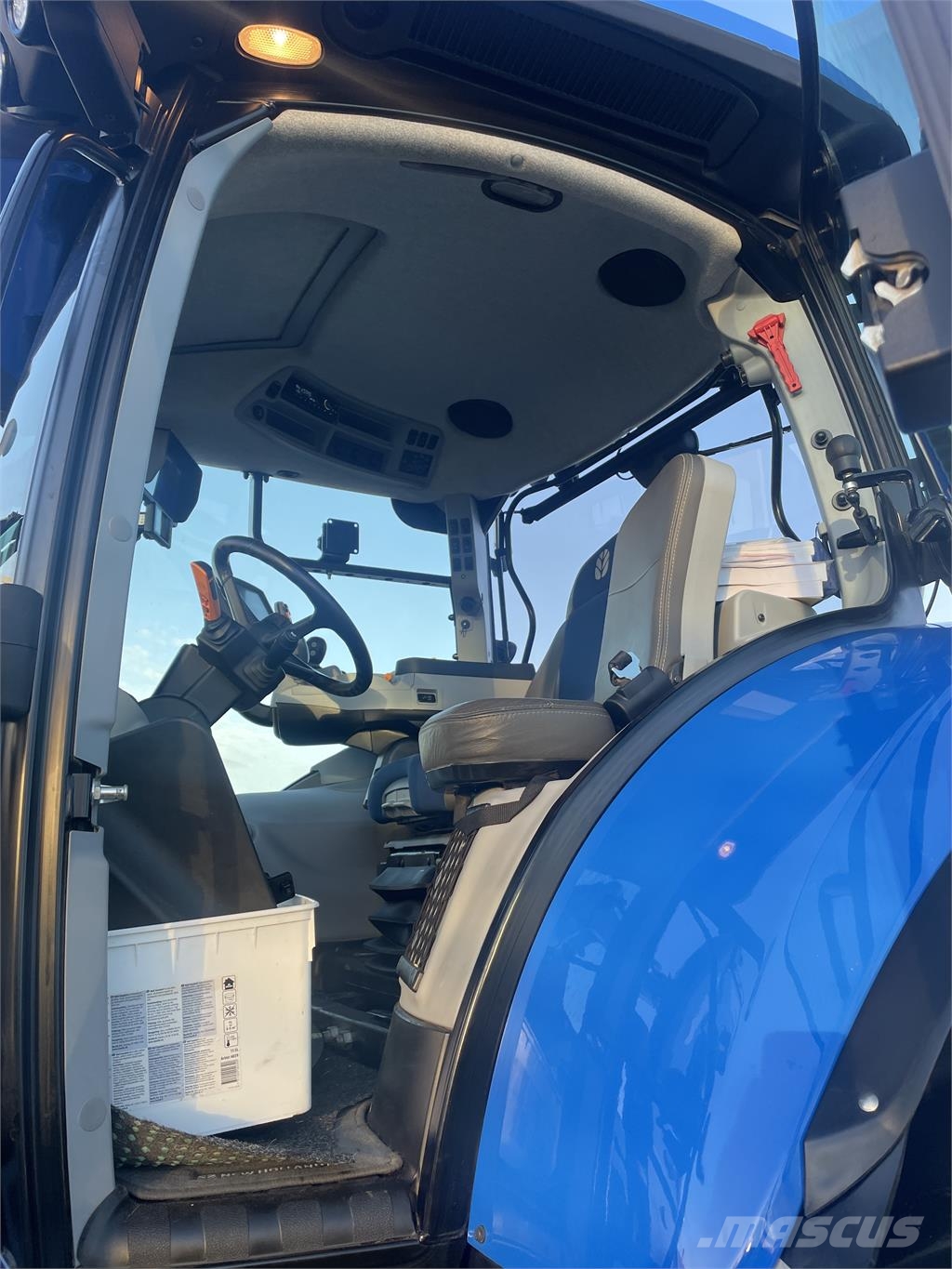 New Holland T7.225 트랙터