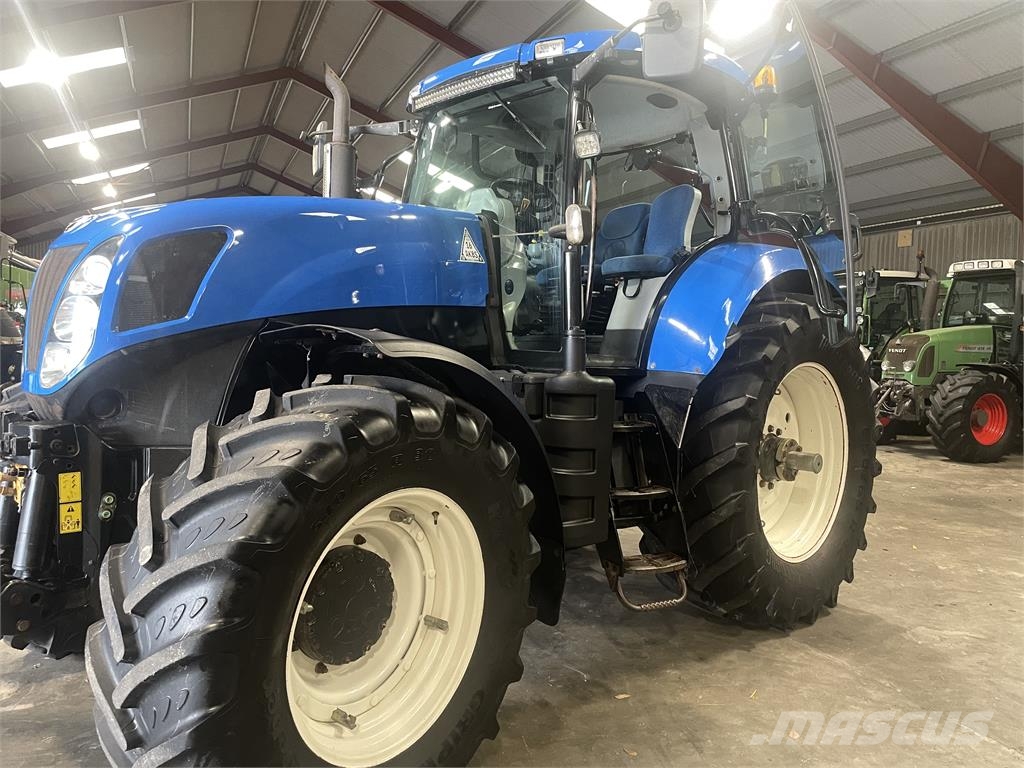 New Holland T7040 Traktoren